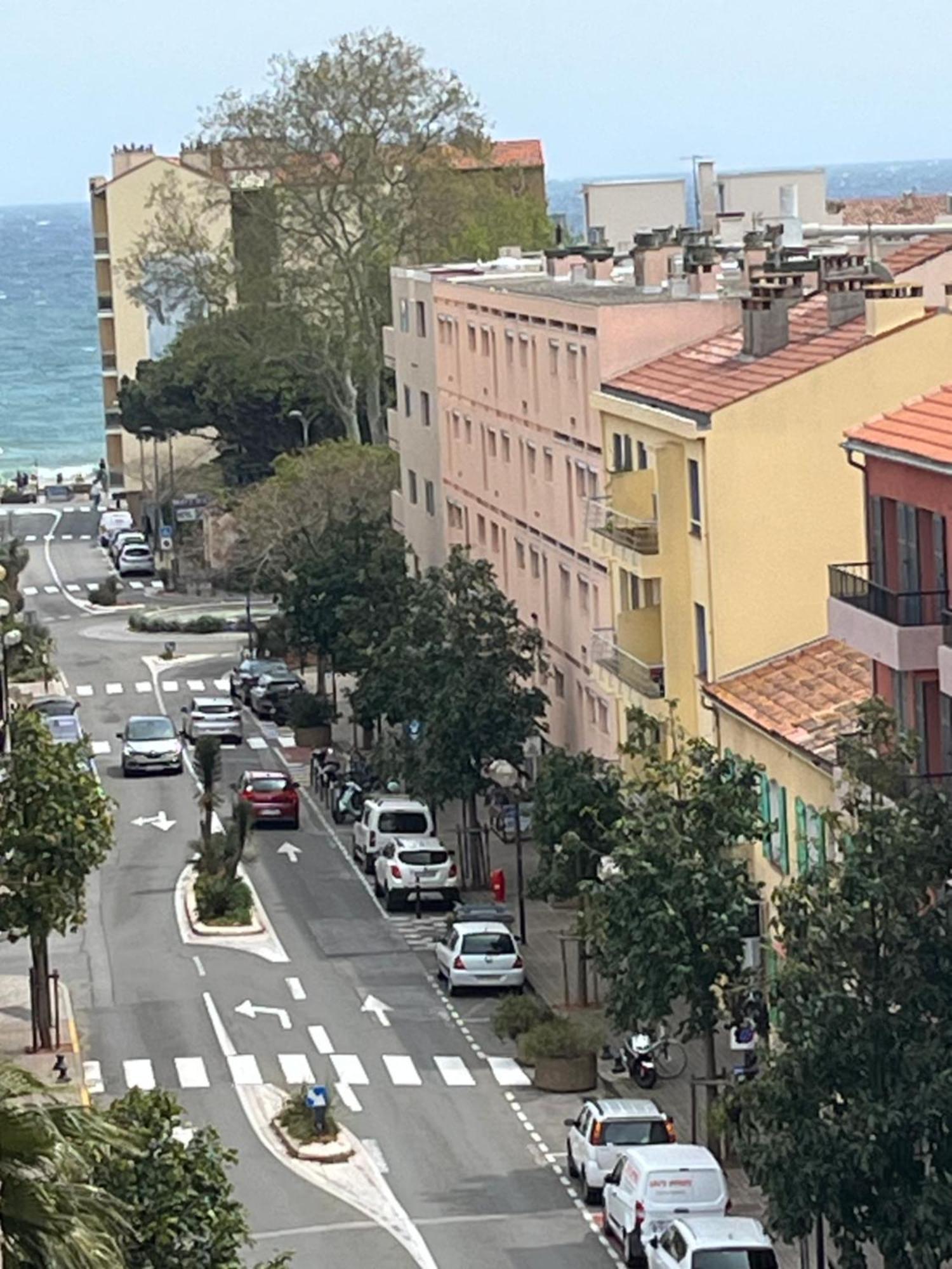 Joli Apartemo O Centro Le Lavandou Exterior foto